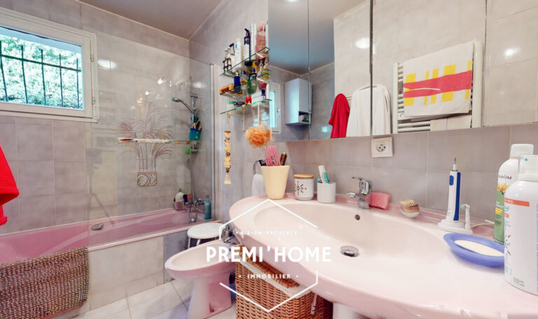 MAISON T4 AVEC PISCINE SAINT REMY DE PROVENCE - Premi'home Agence immobilière Aix En Provence