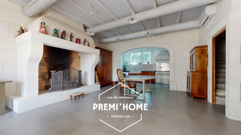 MAISON T5 + APPARTEMENT T2 AVEC PISCINE AUREILLE ALPILLES - Premi'home Agence immobilière Aix En Provence