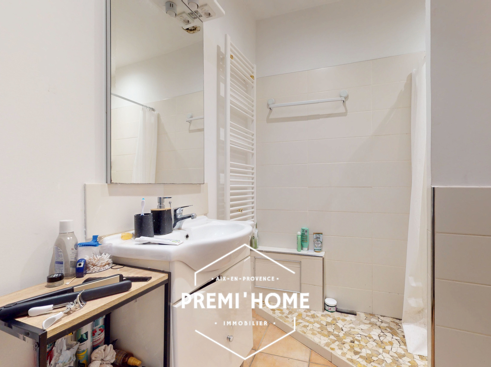 A VENDRE T2 CENTRE VILLE HISTORIQUE - Premi'home Agence immobilière Aix En Provence