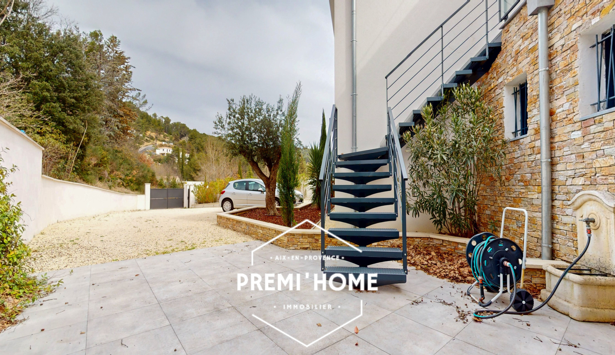 MAISON RECENTE AVEC PISCINE SAINT MARC JAUMEGARDE - Premi'home Agence immobilière Aix En Provence