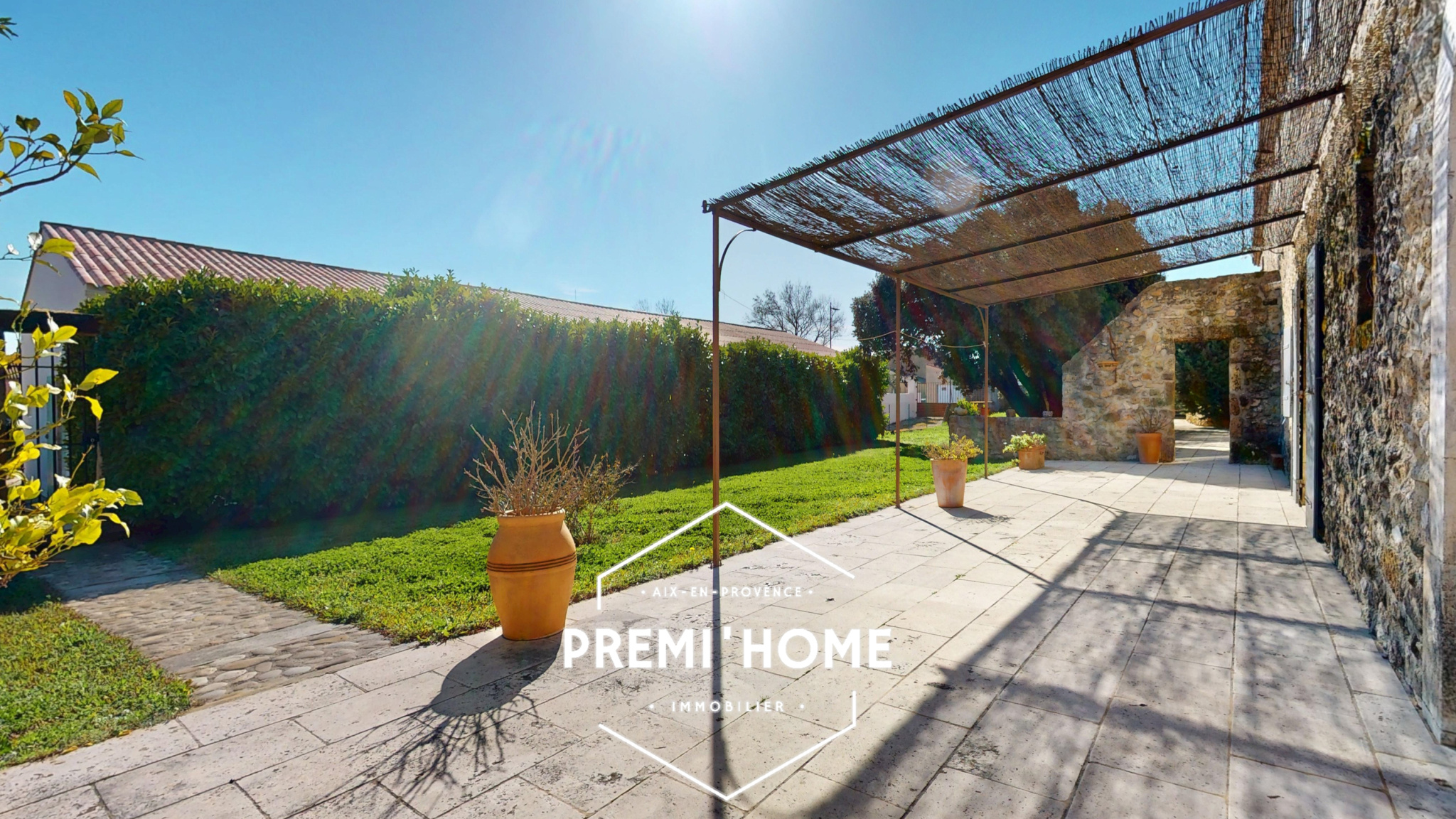 MAISON T5 + APPARTEMENT T2 AVEC PISCINE AUREILLE ALPILLES - Premi'home Agence immobilière Aix En Provence