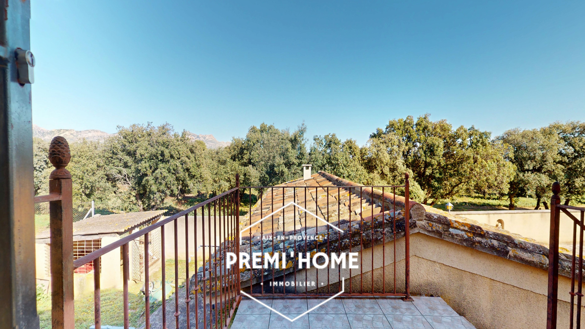 MAISON T5 + APPARTEMENT T2 AVEC PISCINE AUREILLE ALPILLES - Premi'home Agence immobilière Aix En Provence