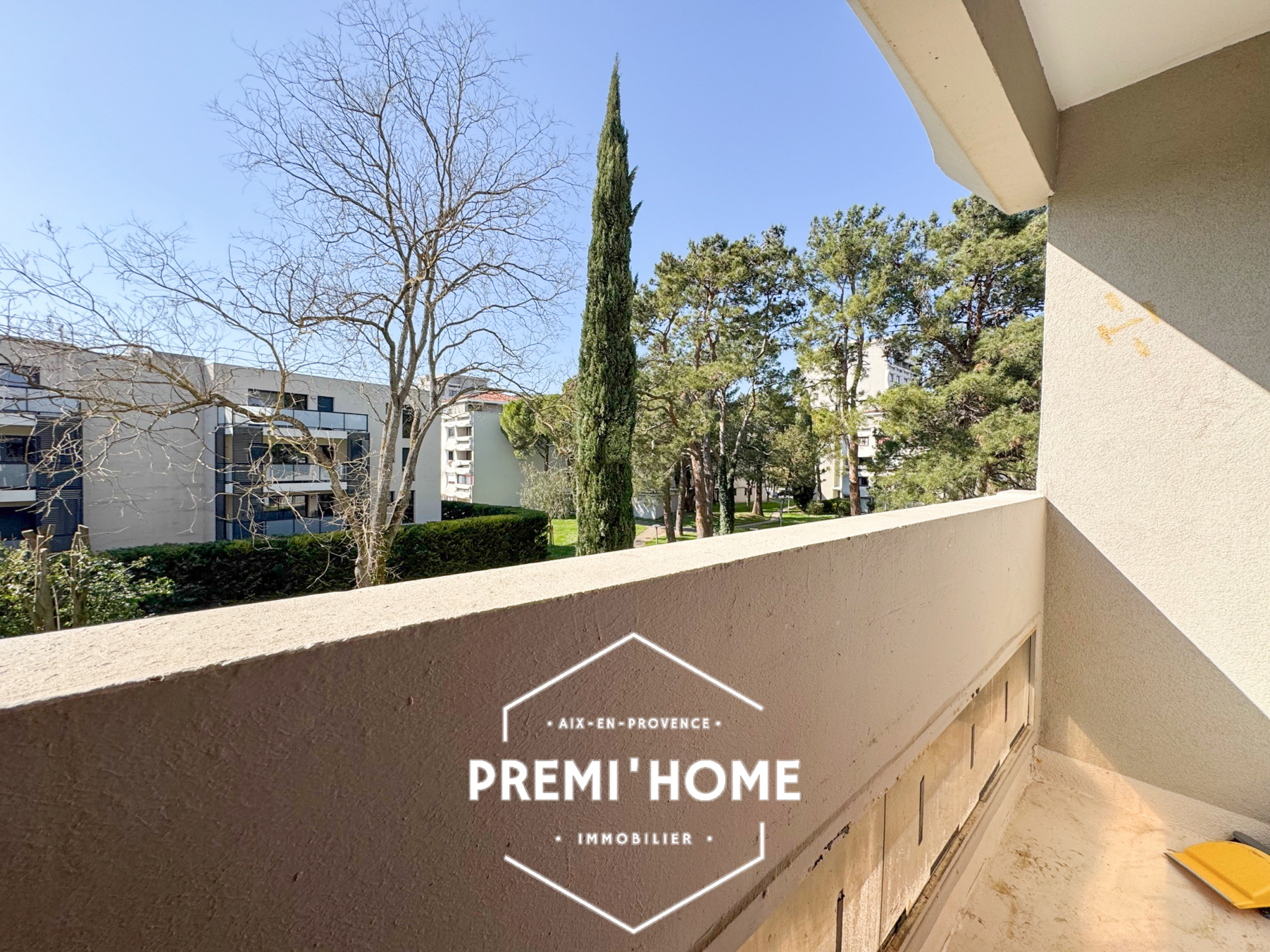 A VENDRE STUDIO MEUBLE LA PARADE AIX SUD - Premi'home Agence immobilière Aix En Provence