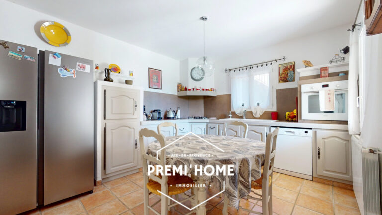 MAISON T5 + APPARTEMENT T2 AVEC PISCINE AUREILLE ALPILLES - Premi'home Agence immobilière Aix En Provence