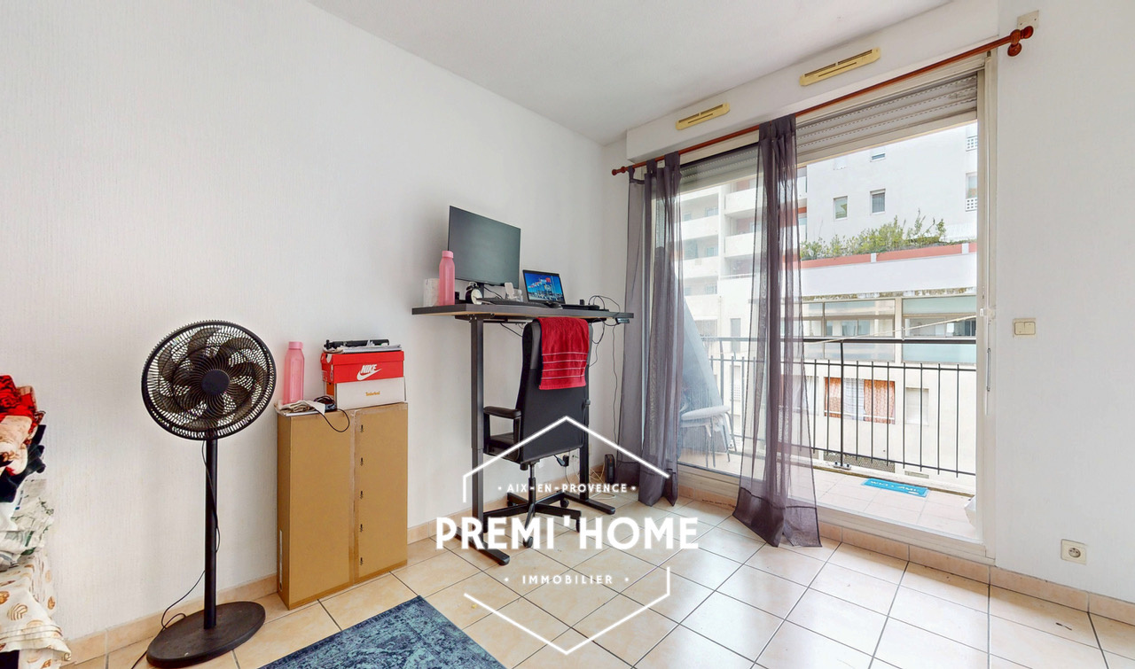 STUDIO DERNIER ETAGE QUARTIER RENAISSANCE AIX - Premi'home Agence immobilière Aix En Provence
