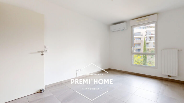 T3 RECENT AVEC TERRASSE ET BOX AIX EN PROVENCE ST MITRE - Premi'home Agence immobilière Aix En Provence