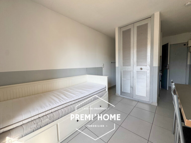 A VENDRE STUDIO MEUBLE LA PARADE AIX SUD - Premi'home Agence immobilière Aix En Provence