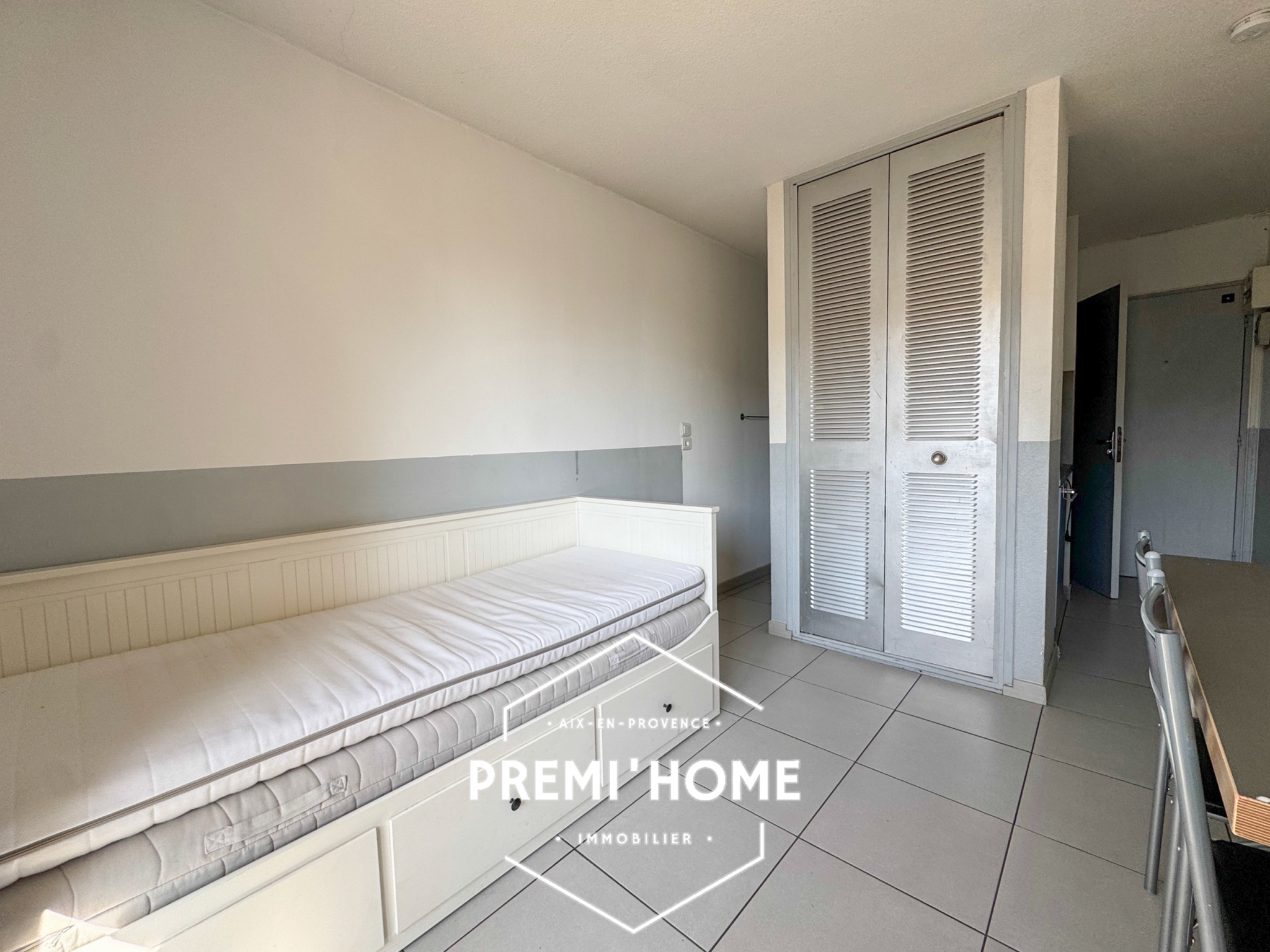 A VENDRE STUDIO MEUBLE LA PARADE AIX SUD - Premi'home Agence immobilière Aix En Provence