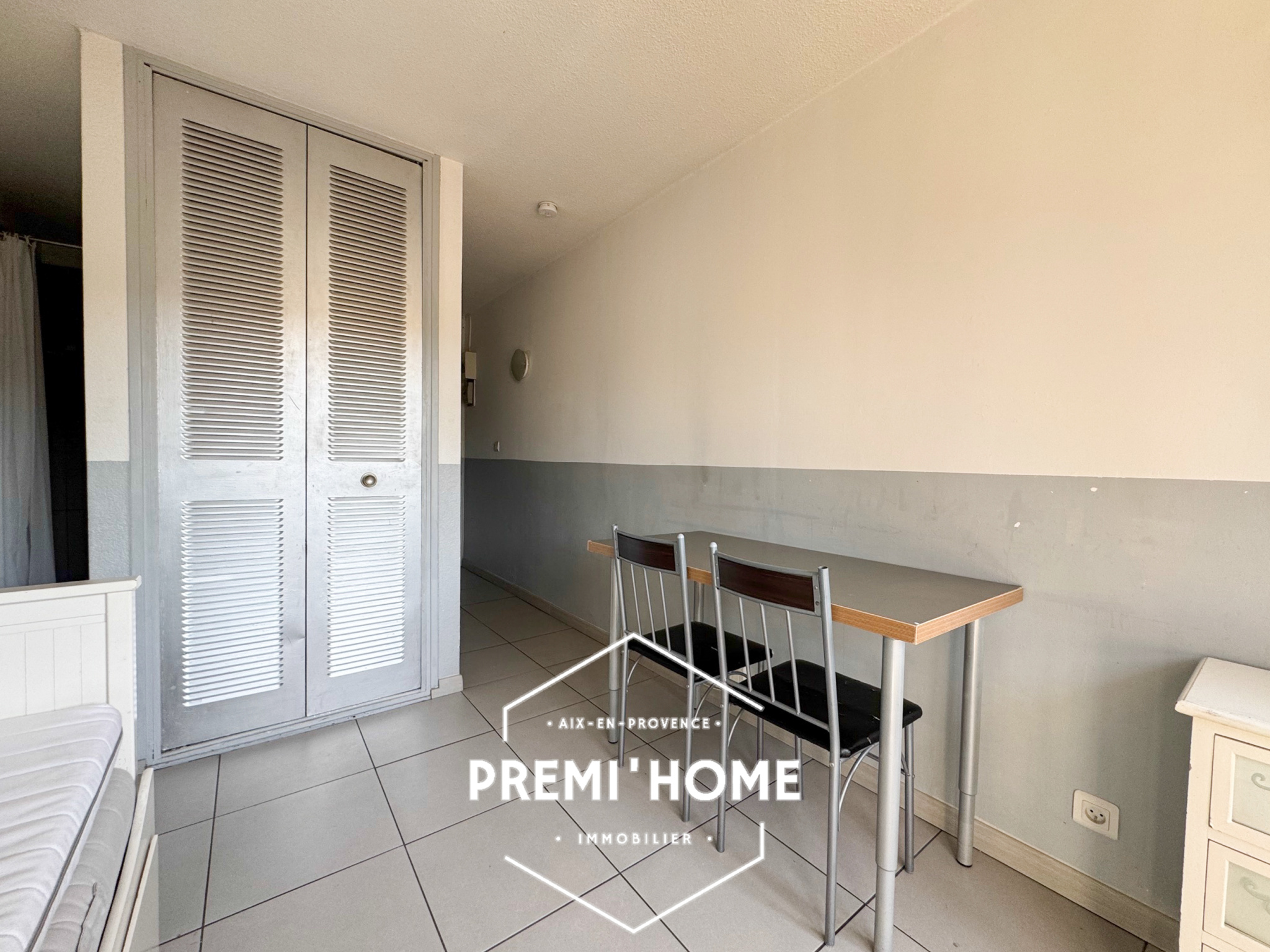 A VENDRE STUDIO MEUBLE LA PARADE AIX SUD - Premi'home Agence immobilière Aix En Provence
