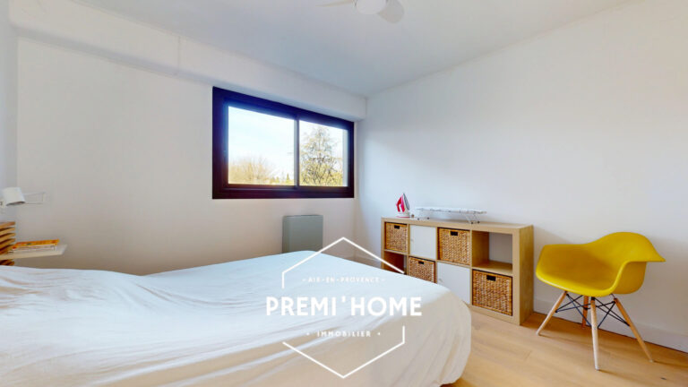 A VENDRE T2/3 RENOVE TOUR D&rsquo;AYGUOSI AIX EN PROVENCE - Premi'home Agence immobilière Aix En Provence