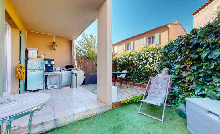 T2 AVEC JARDIN LUYNES A VENDRE - Premi'home Agence immobilière Aix En Provence