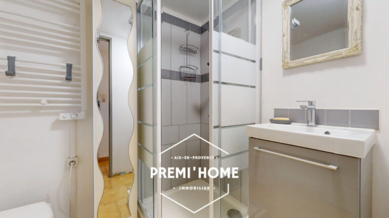 Maison de village T5 d&rsquo;env. 110 m2 avec terrasses Aureille - Premi'home Agence immobilière Aix En Provence