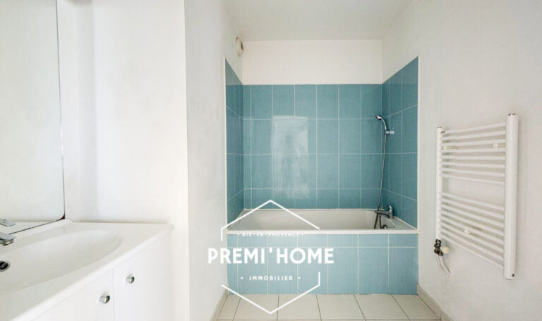 T2 VUE MER MARSEILLE QUARTIER JOLIETTE - Premi'home Agence immobilière Aix En Provence