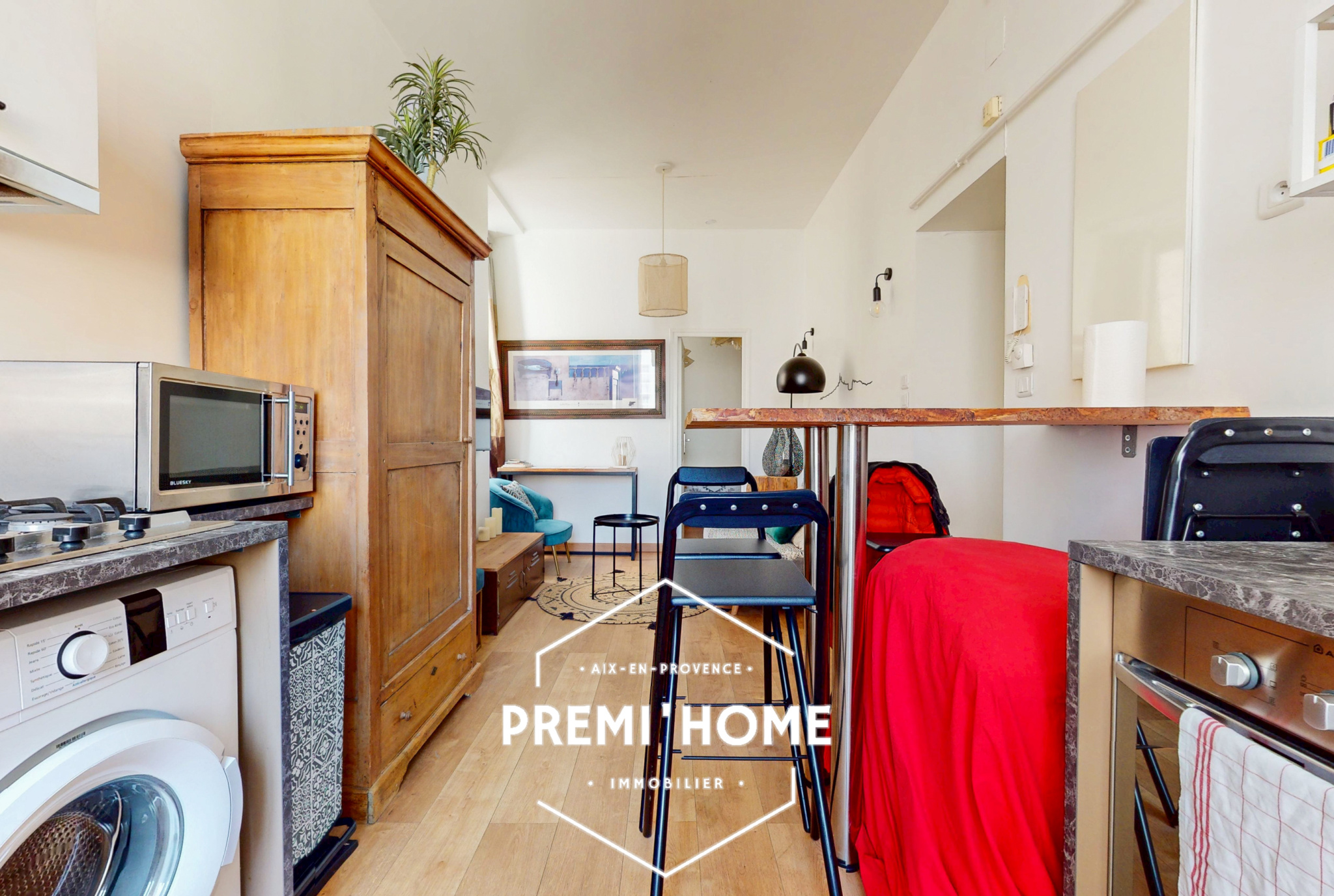 A VENDRE T2 RENOVE QUARTIER DU PANIER A MARSEILLE - Premi'home Agence immobilière Aix En Provence