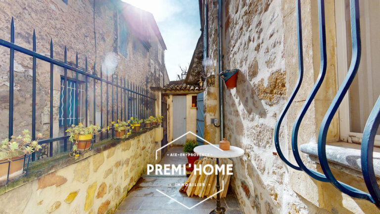 Maison de village T5 d&rsquo;env. 110 m2 avec terrasses Aureille - Premi'home Agence immobilière Aix En Provence