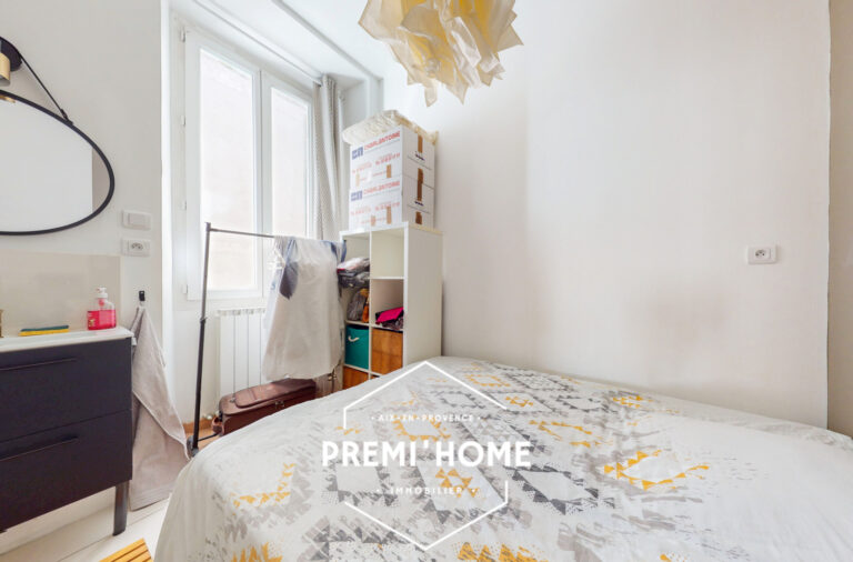 A VENDRE T2 RENOVE QUARTIER DU PANIER A MARSEILLE - Premi'home Agence immobilière Aix En Provence