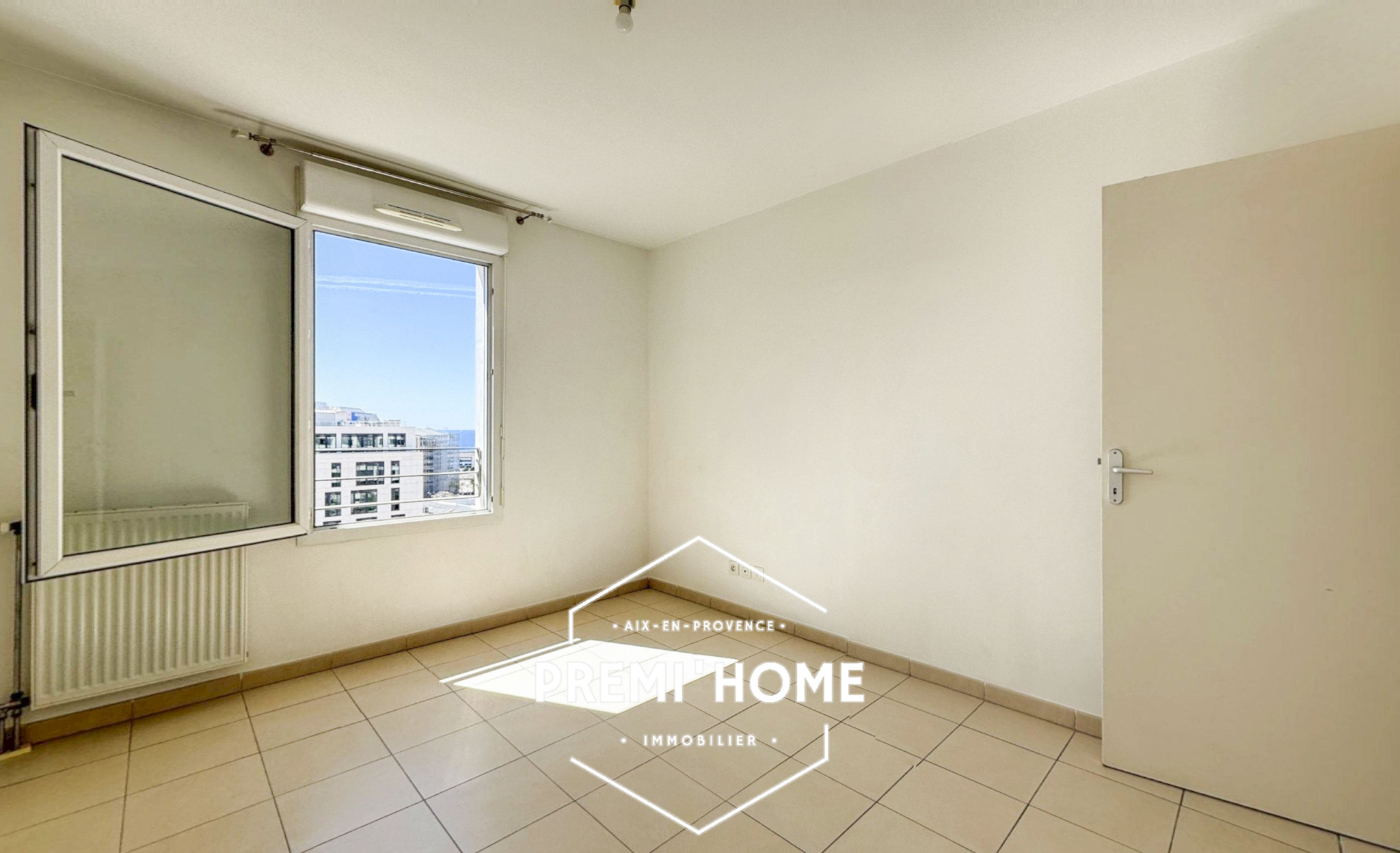T2 VUE MER MARSEILLE QUARTIER JOLIETTE - Premi'home Agence immobilière Aix En Provence
