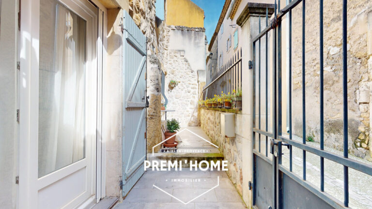 Maison de village T5 d&rsquo;env. 110 m2 avec terrasses Aureille - Premi'home Agence immobilière Aix En Provence