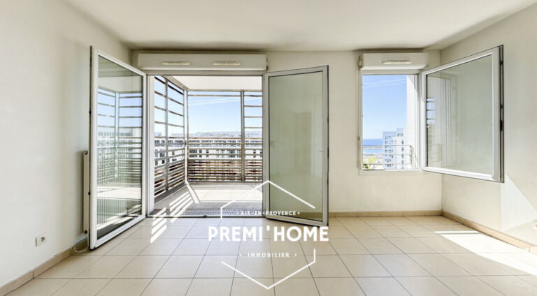 T2 VUE MER MARSEILLE QUARTIER JOLIETTE - Premi'home Agence immobilière Aix En Provence