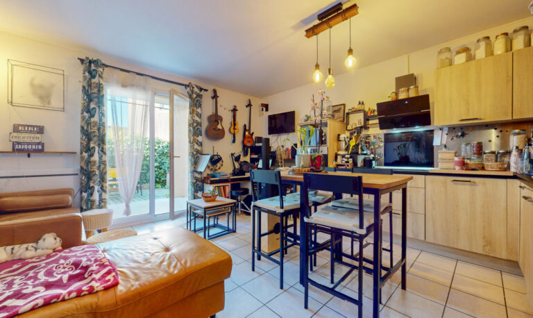 T2 AVEC JARDIN LUYNES A VENDRE - Premi'home Agence immobilière Aix En Provence