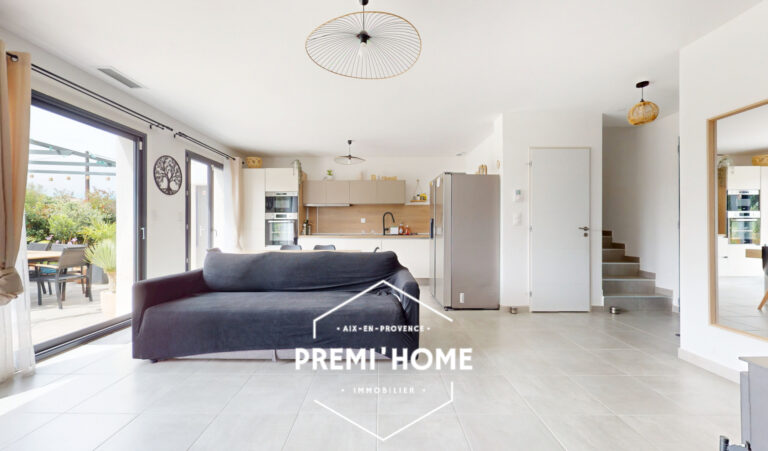 A VENDRE MAISON RÉCENTE 3 CHAMBRES PISCINE A COTIGNAC - Premi'home Agence immobilière Aix En Provence