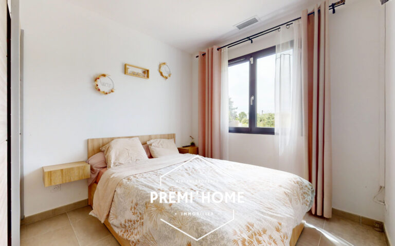 A VENDRE MAISON RÉCENTE 3 CHAMBRES PISCINE A COTIGNAC - Premi'home Agence immobilière Aix En Provence
