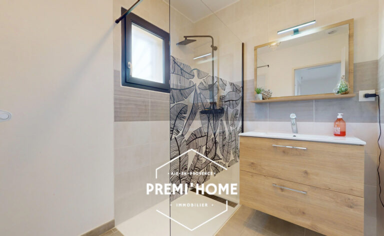 A VENDRE MAISON RÉCENTE 3 CHAMBRES PISCINE A COTIGNAC - Premi'home Agence immobilière Aix En Provence