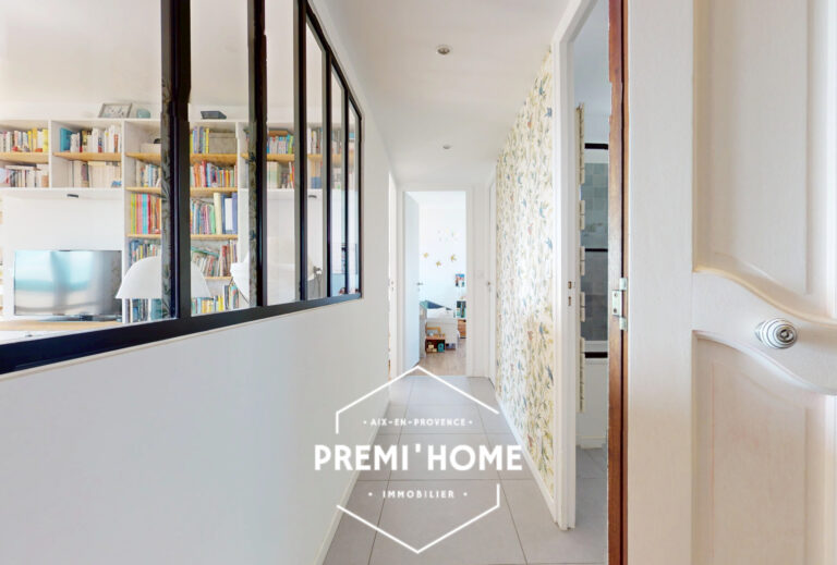 A VENDRE T3/4 RENOVE DERNIER ETAGE PIGONNET AIX EN PROVENCE - Premi'home Agence immobilière Aix En Provence