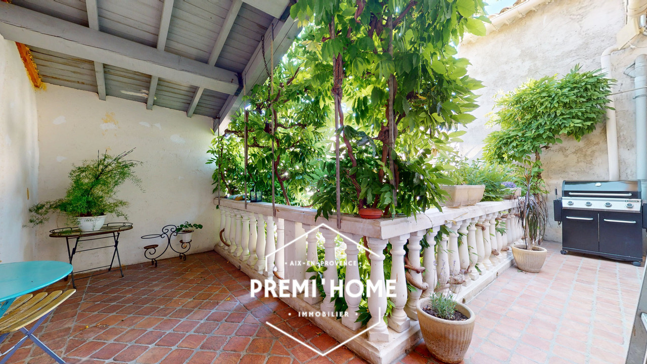 MAISON T7 ENV. 215 M2 AVEC TERRASSE ET COUR PRIVATIVE SAINT - Premi'home Agence immobilière Aix En Provence
