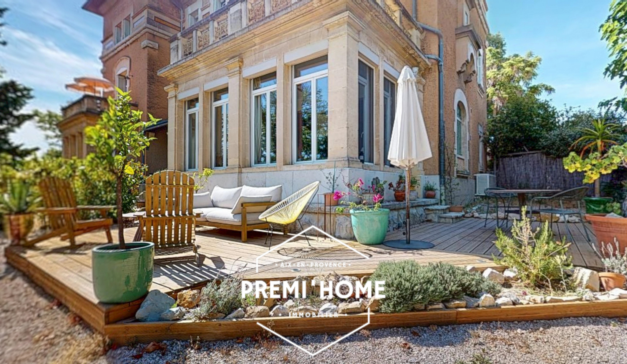 T3 RENOVE AVEC JARDIN ET PISCINE BASTIDE REMARQUABLE A LA CI - Premi'home Agence immobilière Aix En Provence