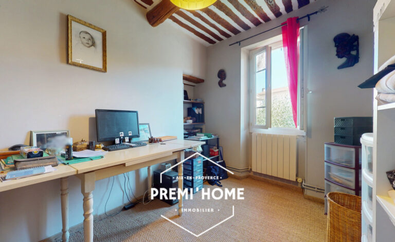 MAISON T7 ENV. 215 M2 AVEC TERRASSE ET COUR PRIVATIVE SAINT - Premi'home Agence immobilière Aix En Provence