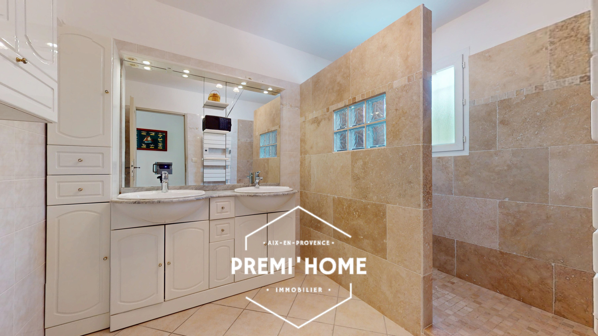 MAISON T3 ENV. 88 M2 AVEC COUR ET TERRASSE AUREILLE - Premi'home Agence immobilière Aix En Provence