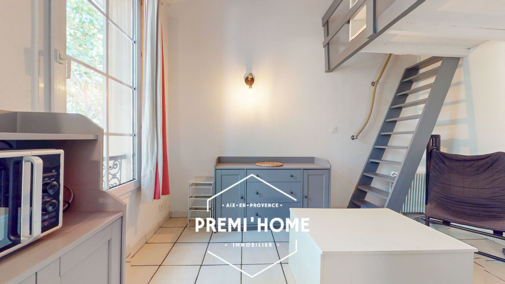 A VENDRE STUDIO AVEC MEZZANINE AIX EN PROVENCE - Premi'home Agence immobilière Aix En Provence