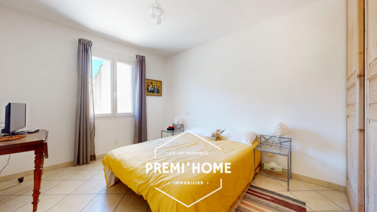 MAISON T3 ENV. 88 M2 AVEC COUR ET TERRASSE AUREILLE - Premi'home Agence immobilière Aix En Provence