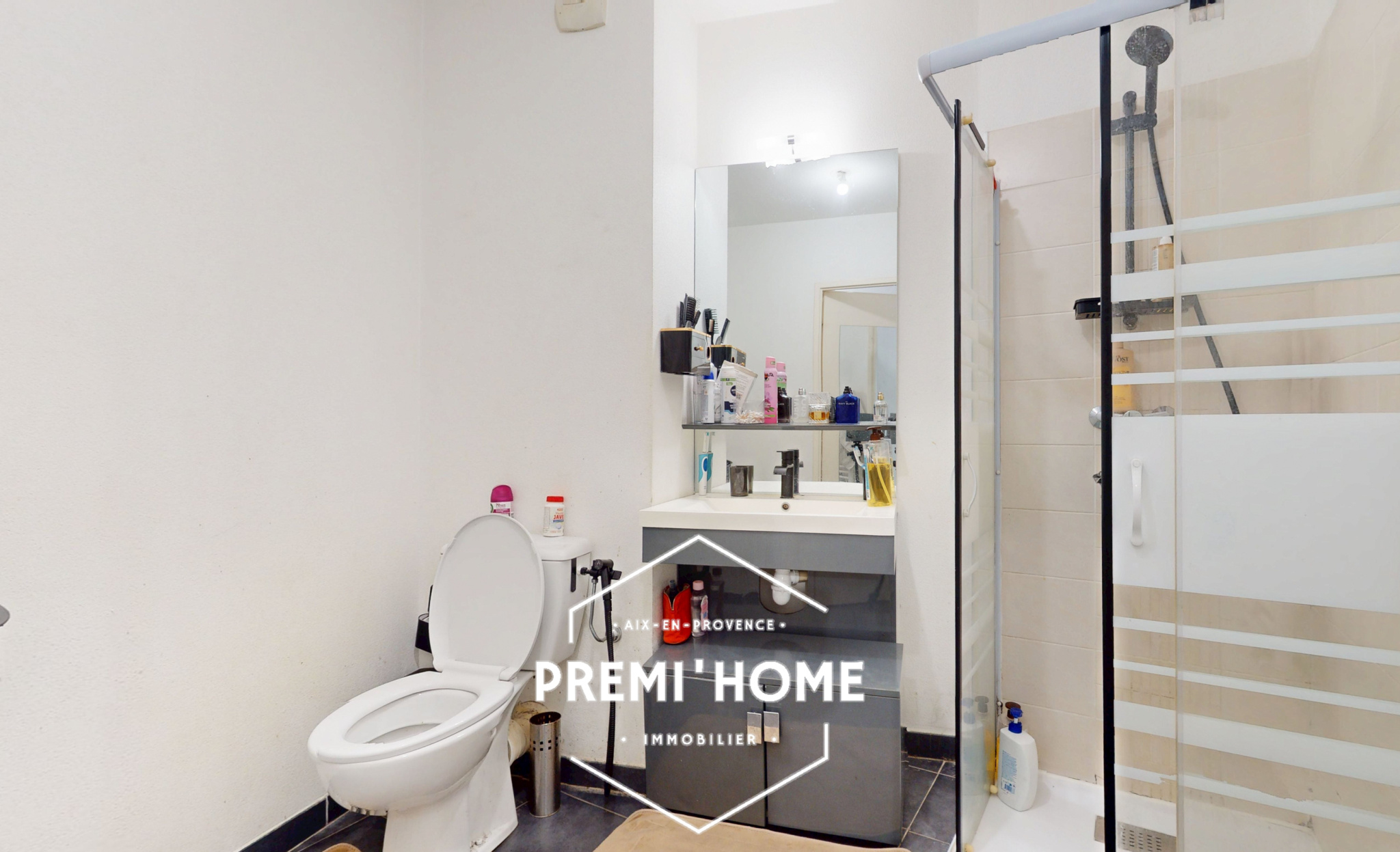 A VENDRE T2 AVEC TERRASSE 13003 MARSEILLE - Premi'home Agence immobilière Aix En Provence