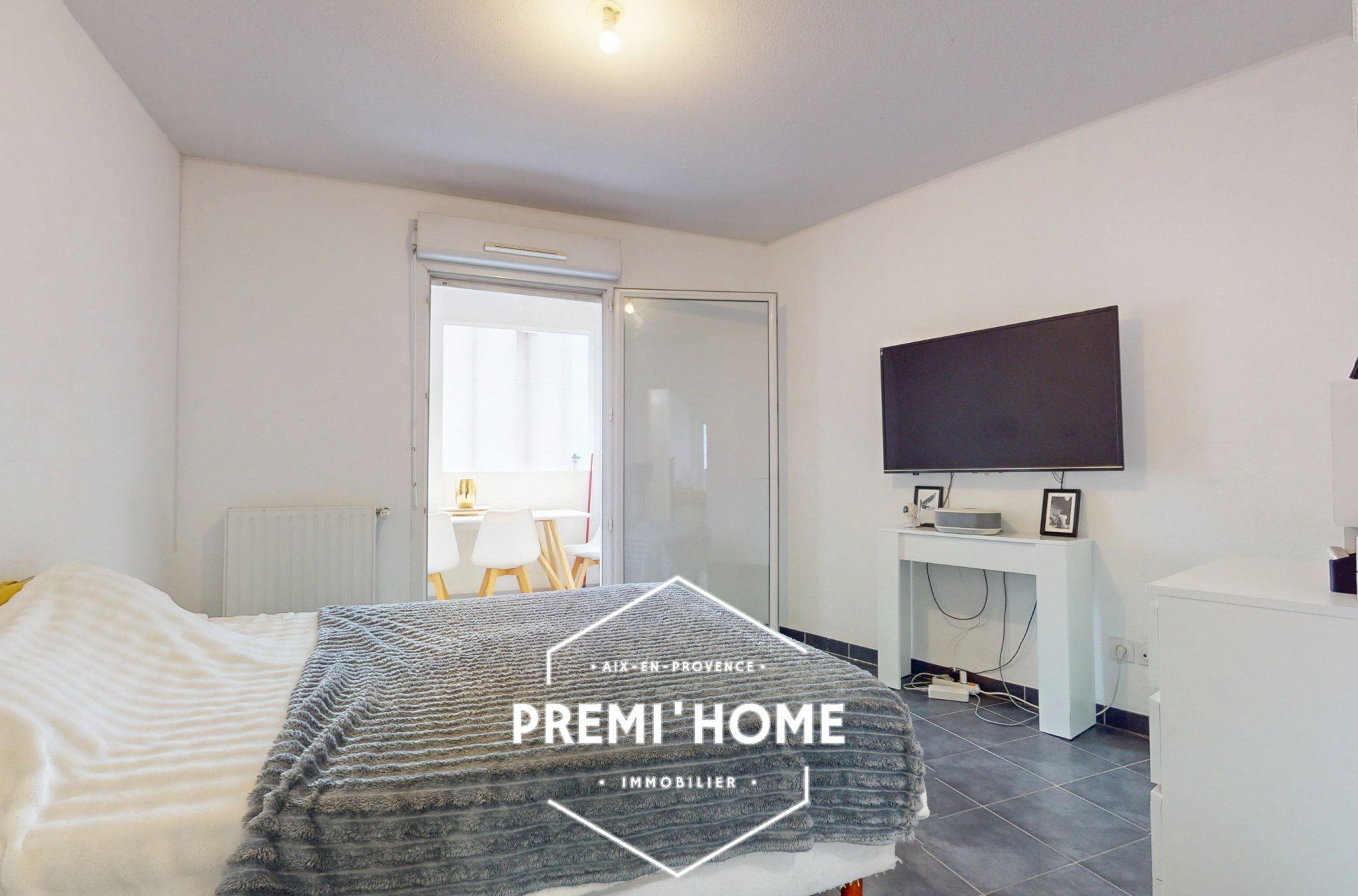 A VENDRE T2 AVEC TERRASSE 13003 MARSEILLE - Premi'home Agence immobilière Aix En Provence