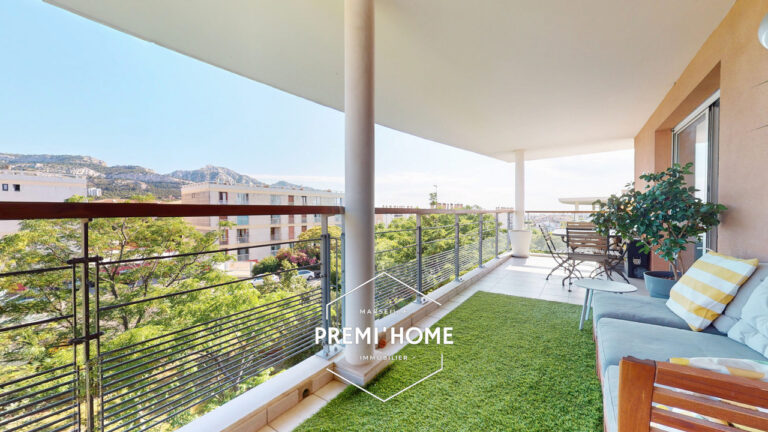 A VENDRE T3 EN DERNIER ETAGE VIEILLE CHAPELLE MARSEILLE - Premi'home Agence immobilière Aix En Provence