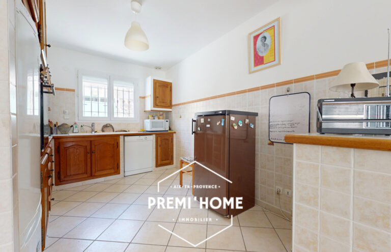 MAISON T3 ENV. 88 M2 AVEC COUR ET TERRASSE AUREILLE - Premi'home Agence immobilière Aix En Provence
