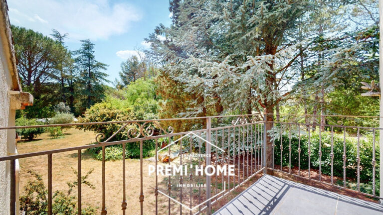 Rians, charmante villa avec beaucoup de potentiel au coeur de - Premi'home Agence immobilière Aix En Provence