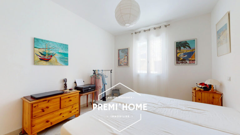 MAISON T3 ENV. 88 M2 AVEC COUR ET TERRASSE AUREILLE - Premi'home Agence immobilière Aix En Provence