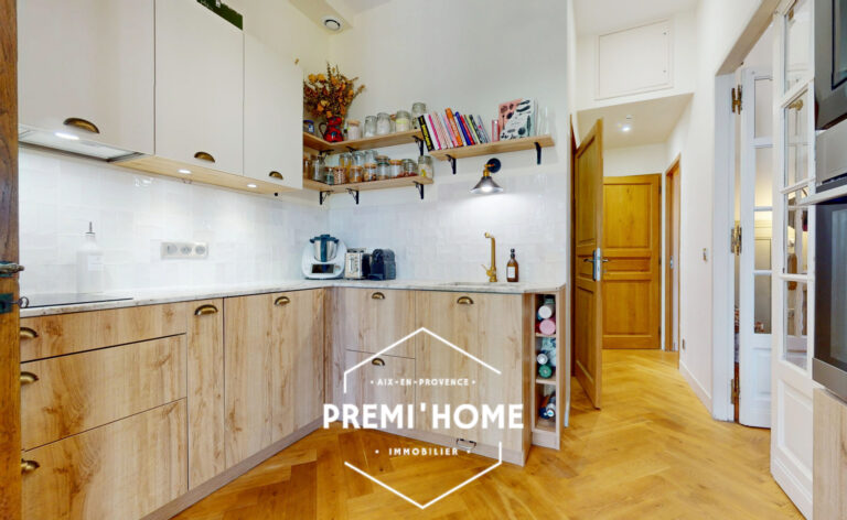 T3 RENOVE AVEC JARDIN ET PISCINE BASTIDE REMARQUABLE A LA CI - Premi'home Agence immobilière Aix En Provence