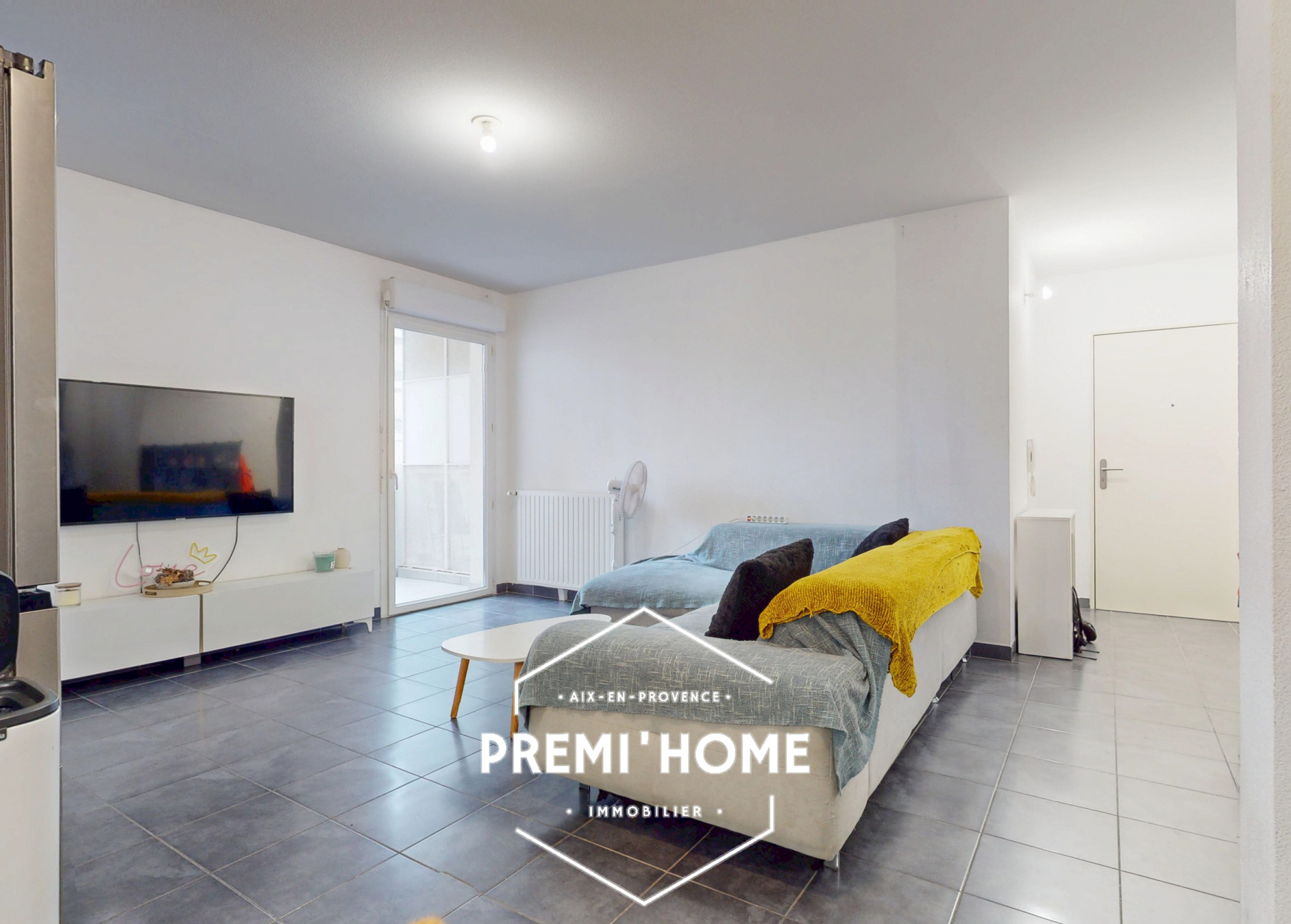 A VENDRE T2 AVEC TERRASSE 13003 MARSEILLE - Premi'home Agence immobilière Aix En Provence
