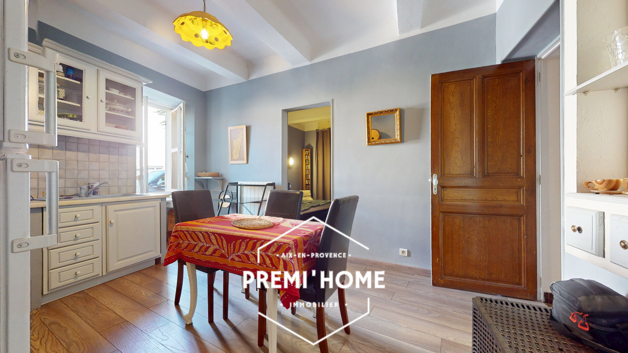 MAISON T7 ENV. 215 M2 AVEC TERRASSE ET COUR PRIVATIVE SAINT - Premi'home Agence immobilière Aix En Provence