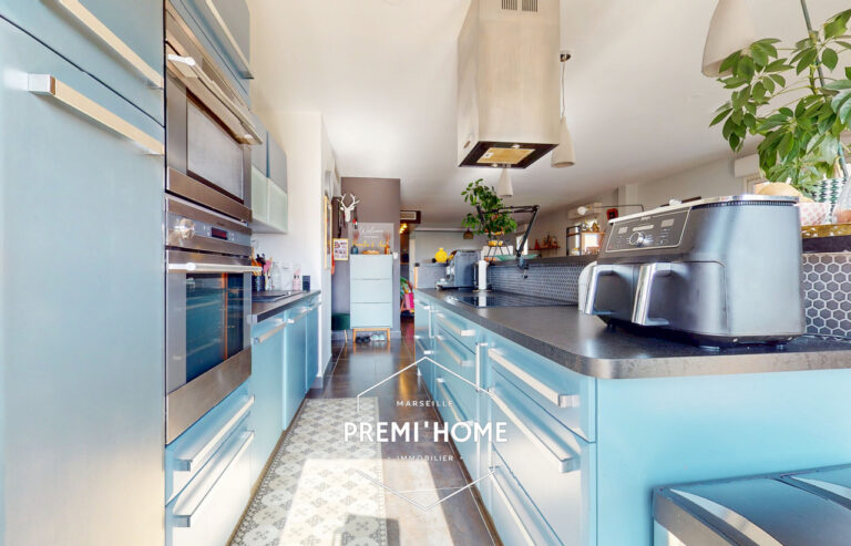 A VENDRE T3 EN DERNIER ETAGE VIEILLE CHAPELLE MARSEILLE - Premi'home Agence immobilière Aix En Provence