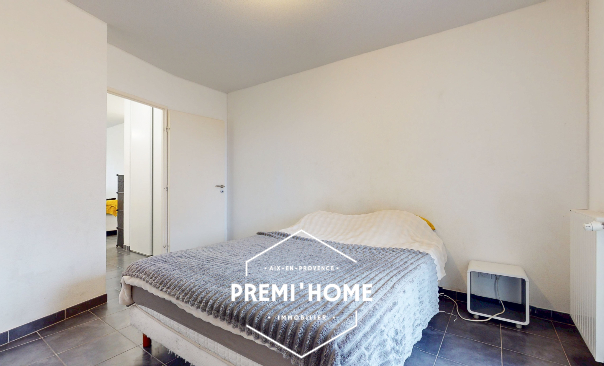 A VENDRE T2 AVEC TERRASSE 13003 MARSEILLE - Premi'home Agence immobilière Aix En Provence