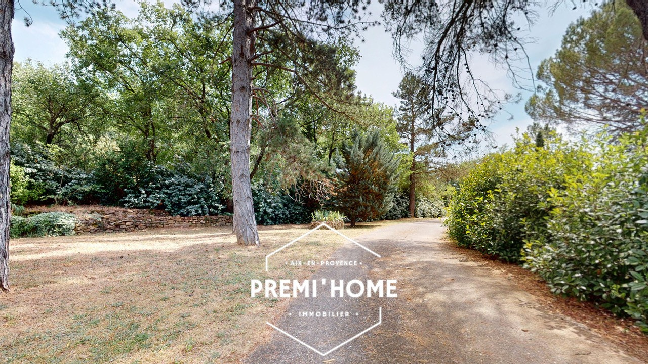 Rians, charmante villa avec beaucoup de potentiel au coeur de - Premi'home Agence immobilière Aix En Provence