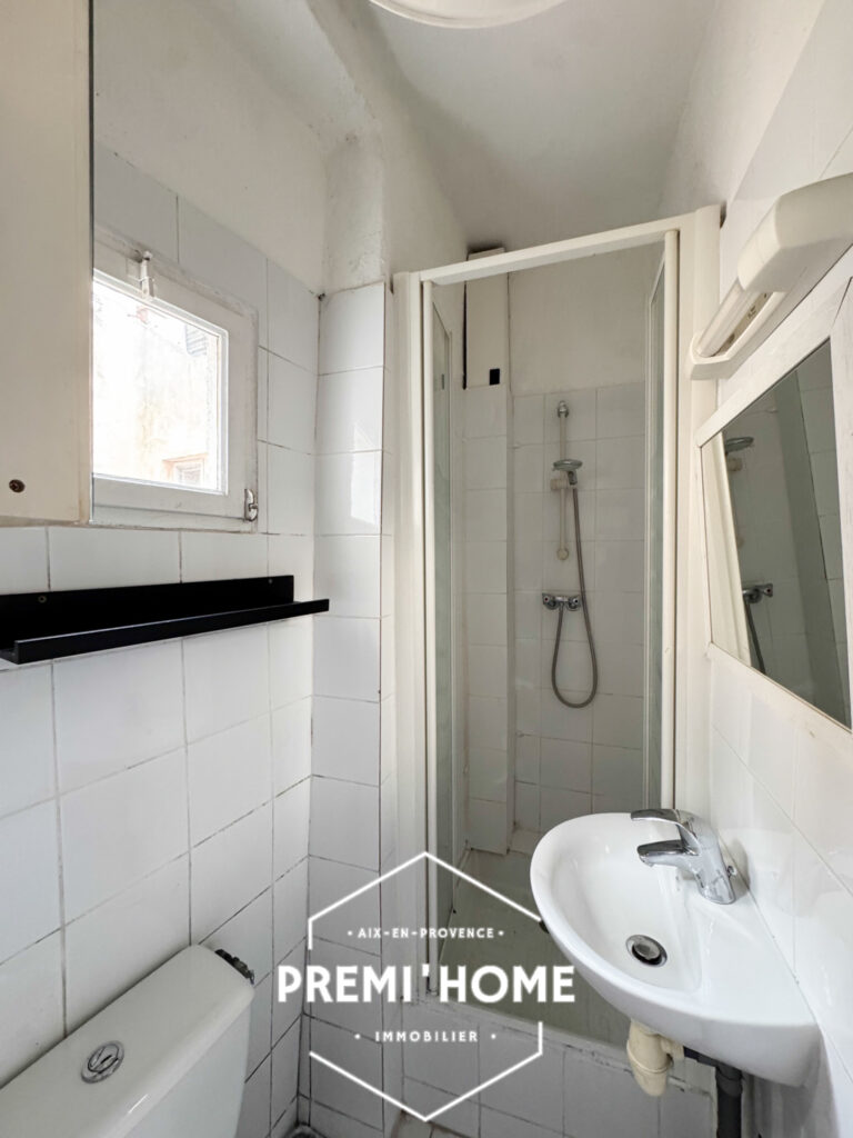 STUDIO A VENDRE AIX CENTRE VILLE HISTORIQUE - Premi'home Agence immobilière Aix En Provence