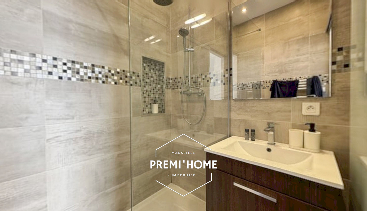 T2 59M2 RUE SAINT FERREOL MARSEILLE 13006 - Premi'home Agence immobilière Aix En Provence