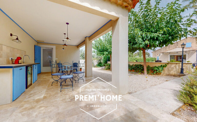 MAISON T7 env. 175 m2 AVEC PISCINE AUREILLE - Premi'home Agence immobilière Aix En Provence