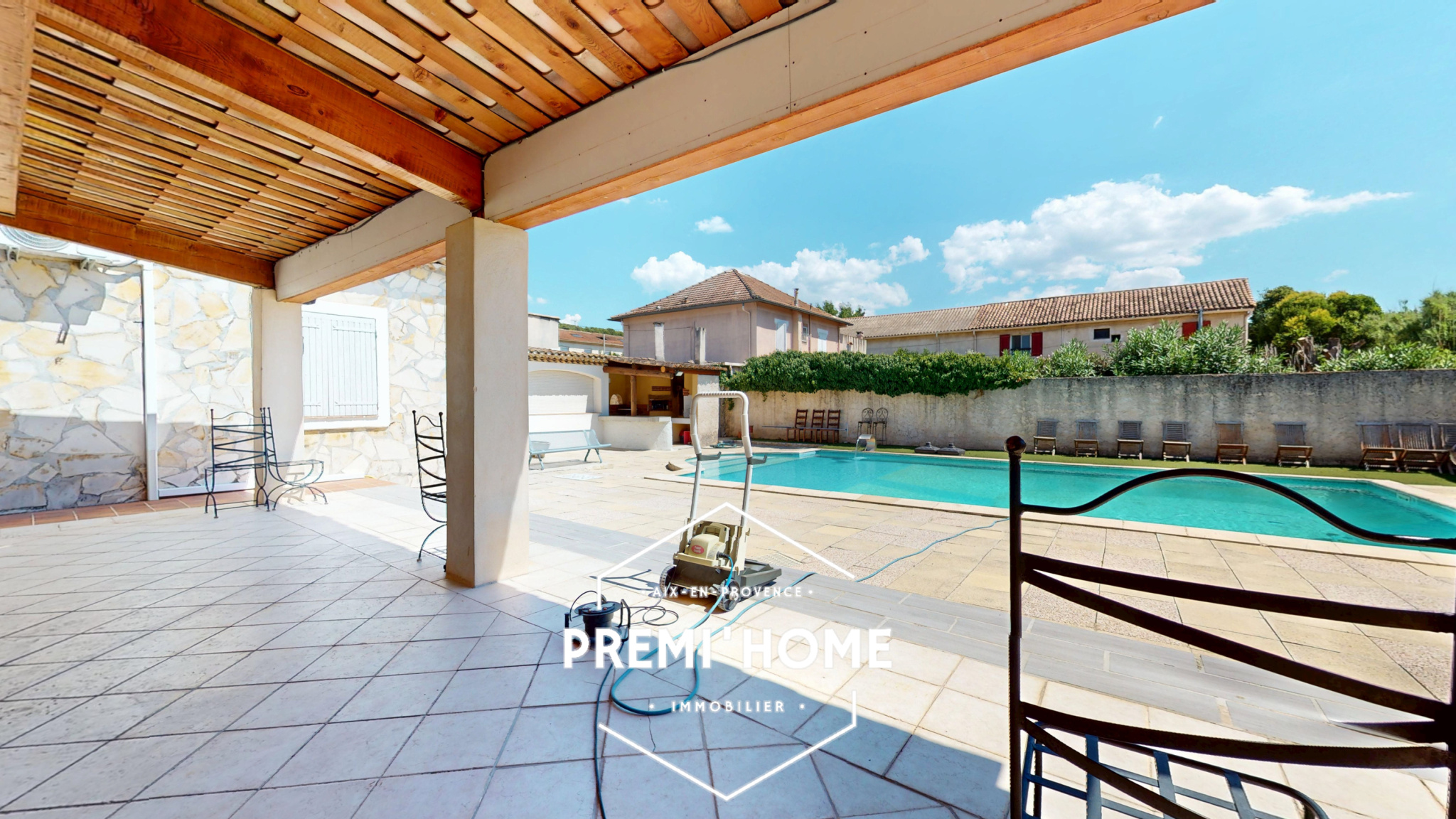 MAISON 4 CHAMBRES A VENDRE A GARDANNE AVEC PISCINE - Premi'home Agence immobilière Aix En Provence
